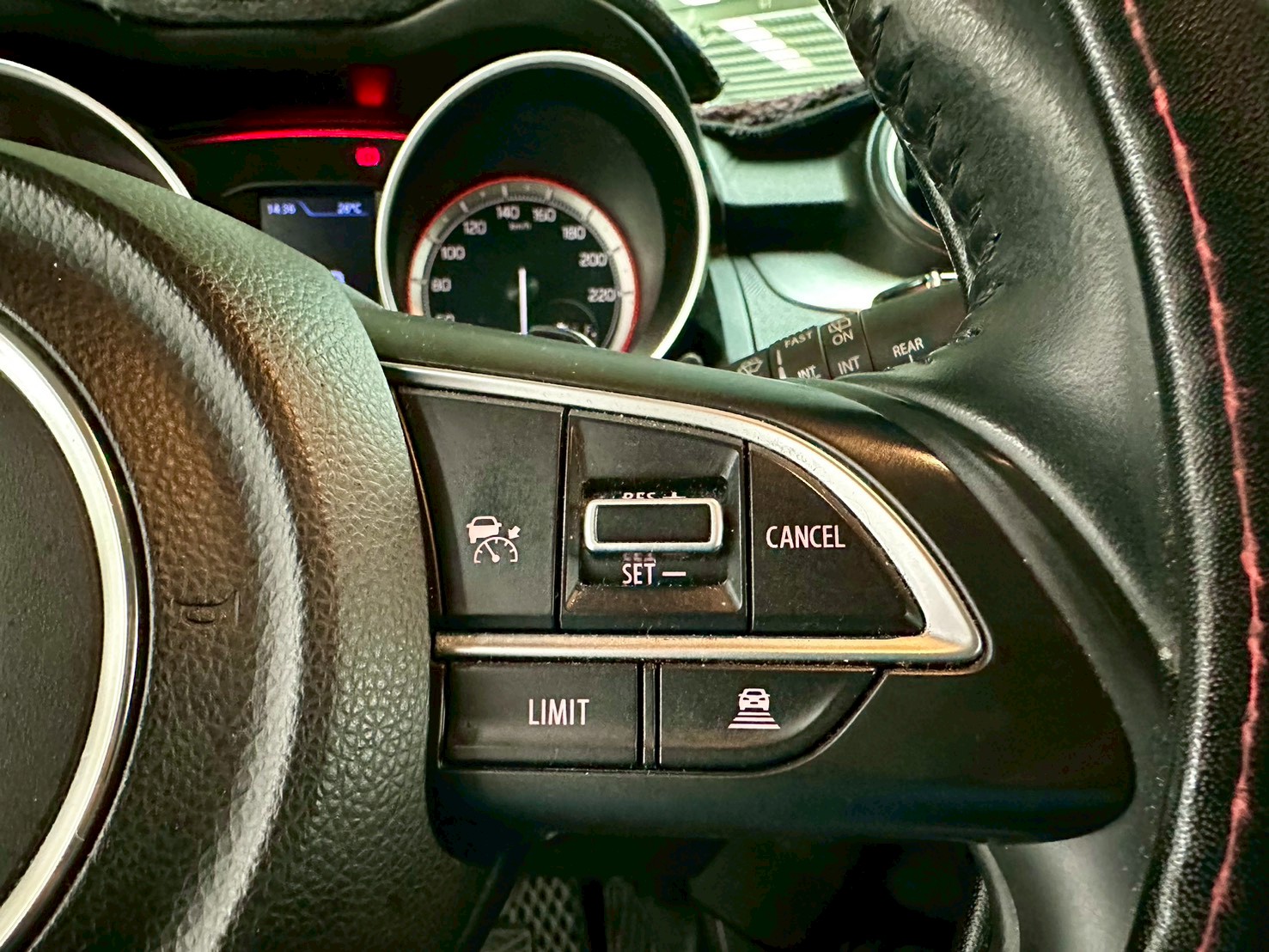 富祥汽車 SUZUKI/鈴木 SWIFT:圖片 15